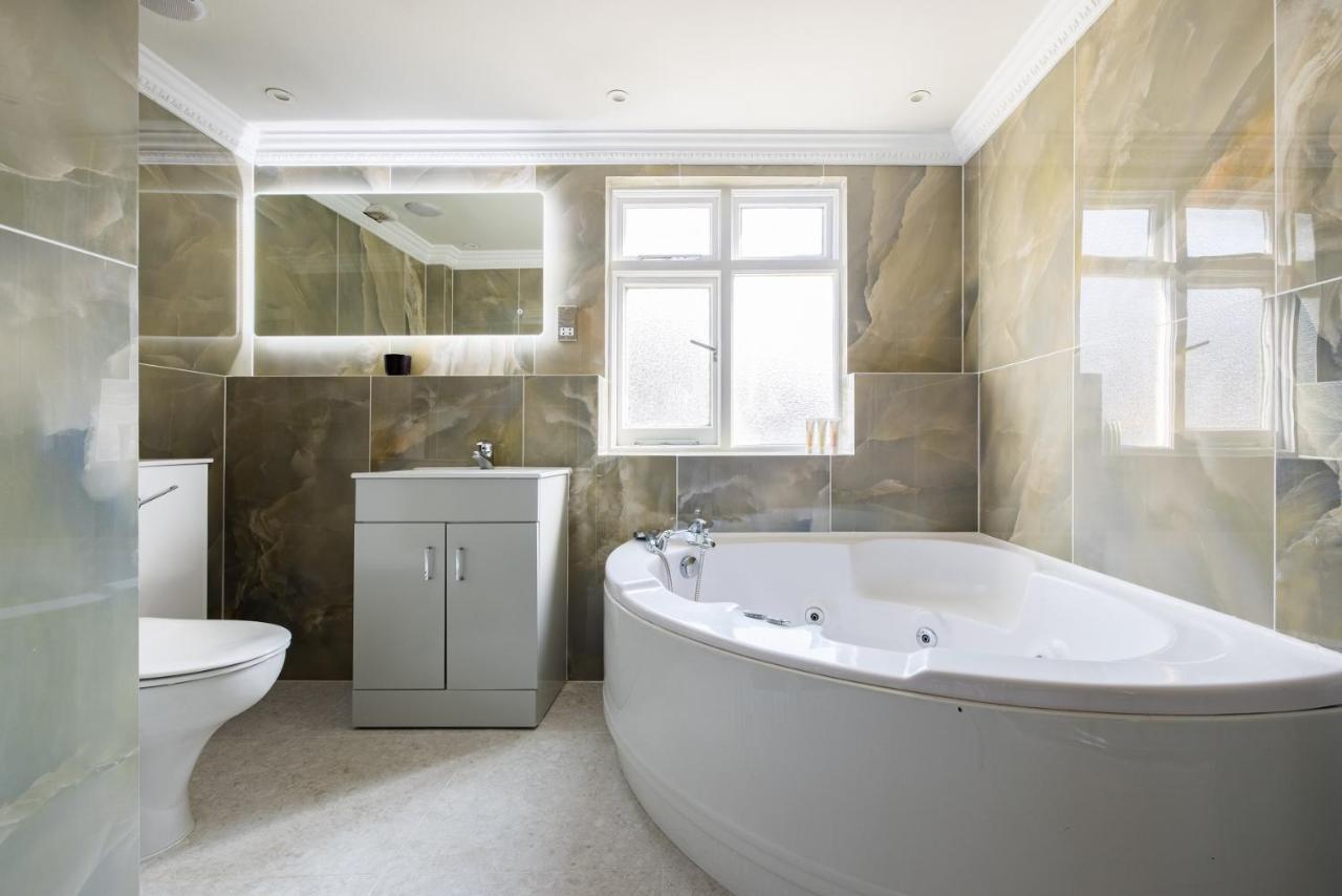 The Sussex Garden Retreat - Elegant 2Bdr Flat Apartment Лондон Екстериор снимка